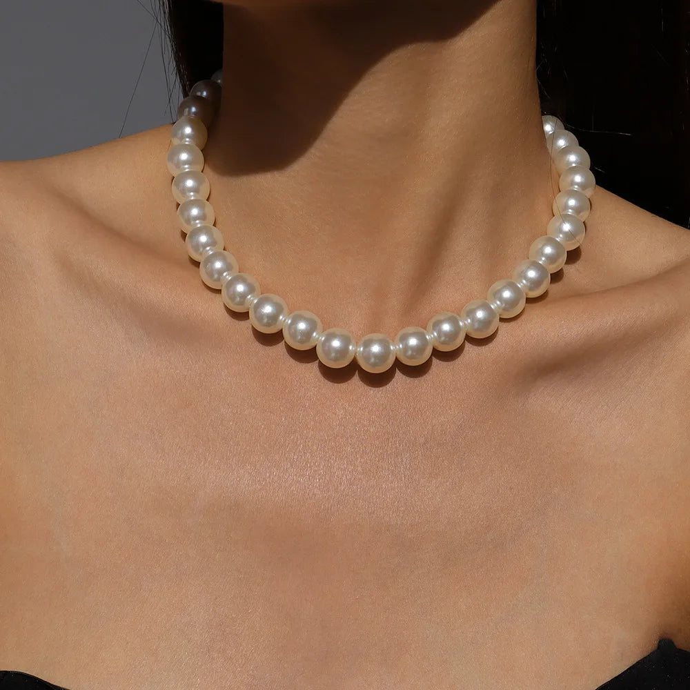 Luxe Witte Parel Choker – Tijdloze Elegantiesymboliek